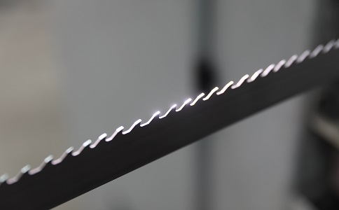 贵港双金属带锯条产生切削噪音的原因具体有哪些？